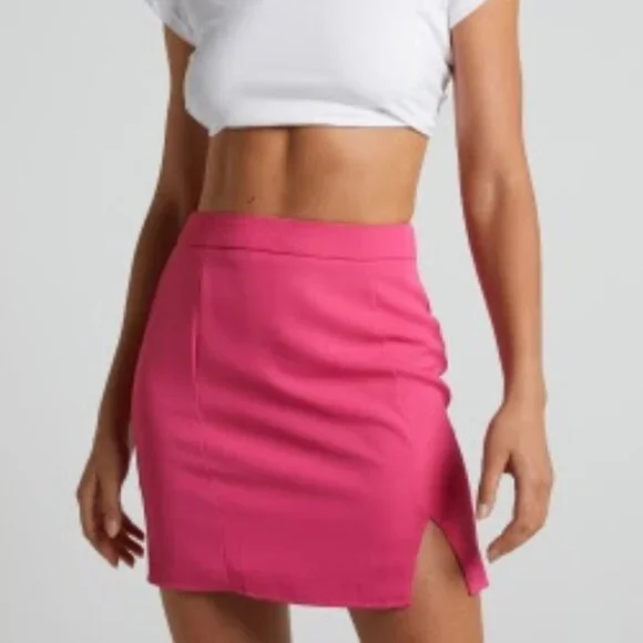 Showpo Corset Top and Skirt - Picture 2 of 4